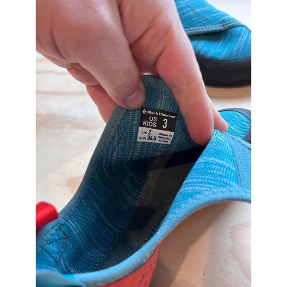 Black Diamond Momentum Kids Climbing Shoes Blue Red Mismatched 3(left) 4(right) - Picture 12 of 12